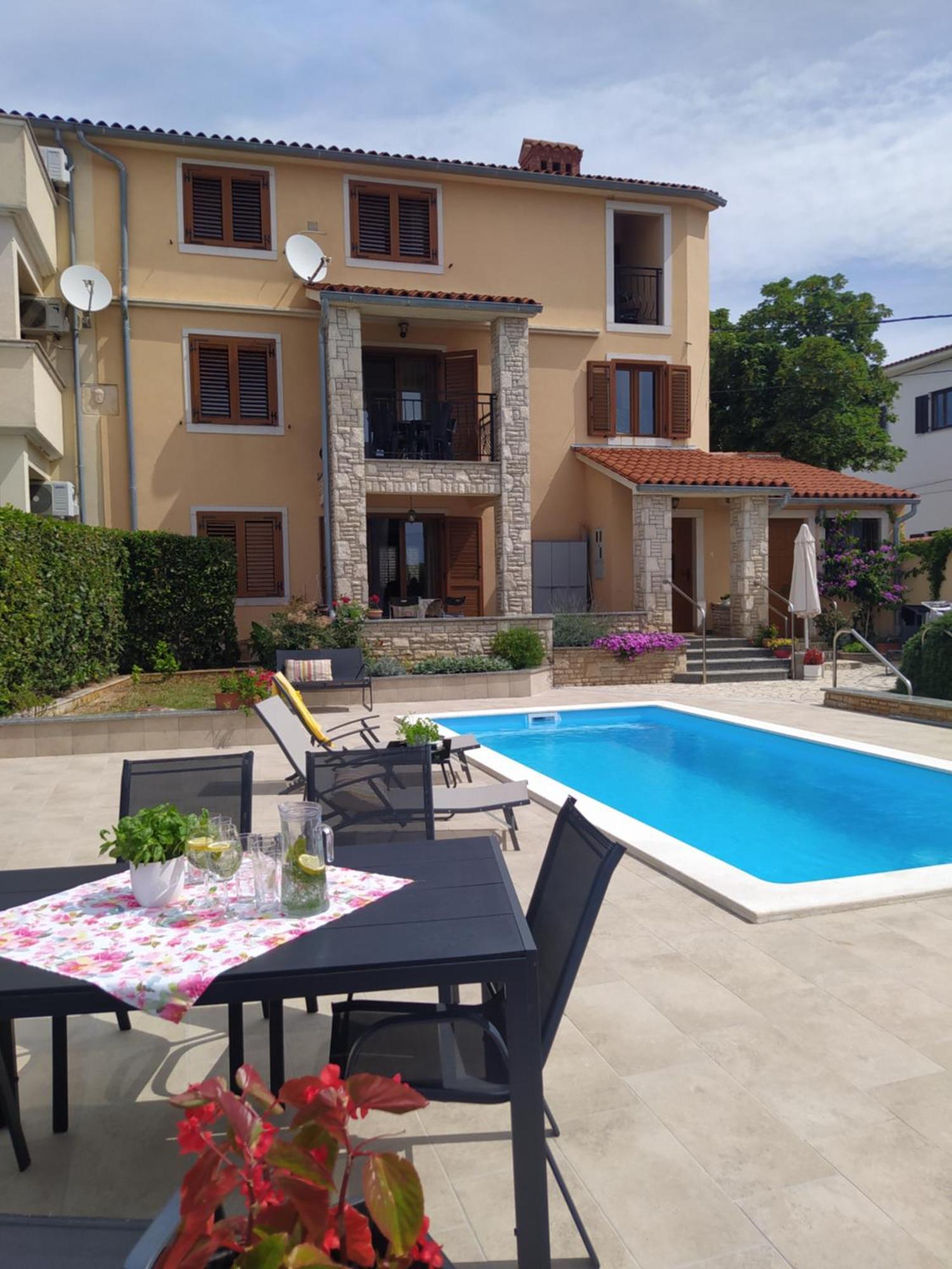 Ližnjan Villa Krasa Sea View Apartmants With Pool מראה חיצוני תמונה