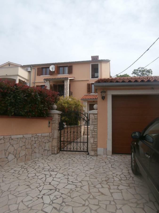 Ližnjan Villa Krasa Sea View Apartmants With Pool מראה חיצוני תמונה