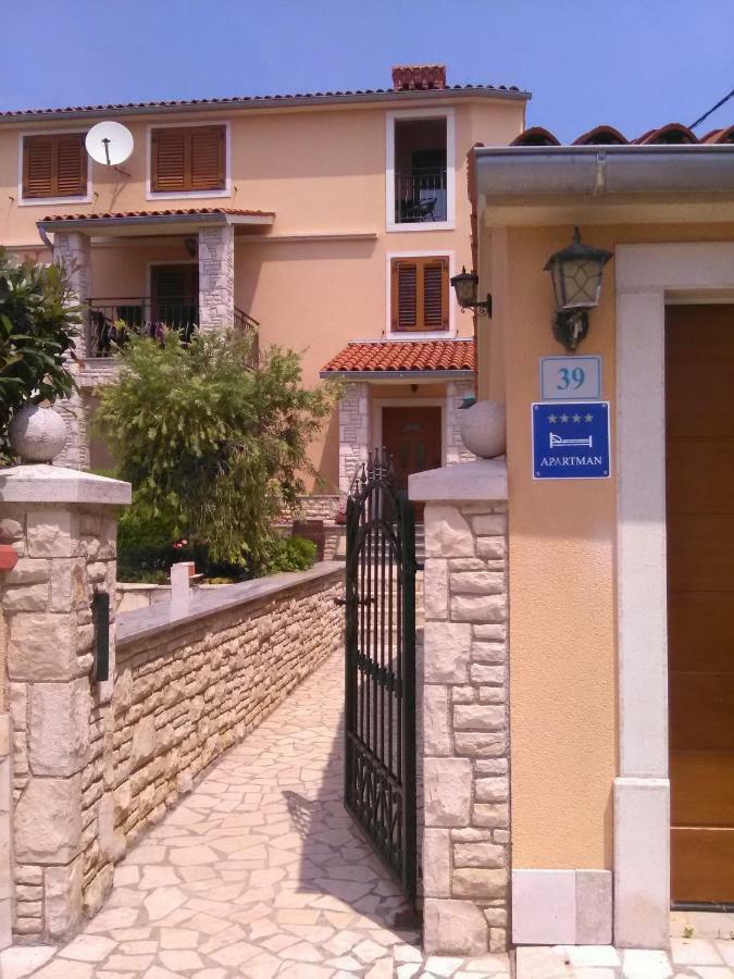 Ližnjan Villa Krasa Sea View Apartmants With Pool מראה חיצוני תמונה